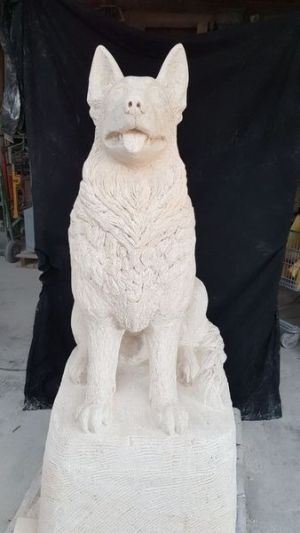 sculpture pierre chien