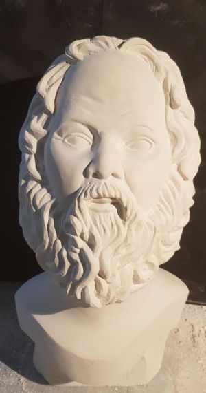 sculpture pierre personnage